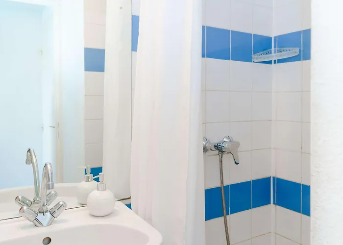 Villa 3 Pièces Avec Piscine, Terrasse Et Parking Privé - 4 Personnes, Animaux Acceptés - Fr-1-409-20